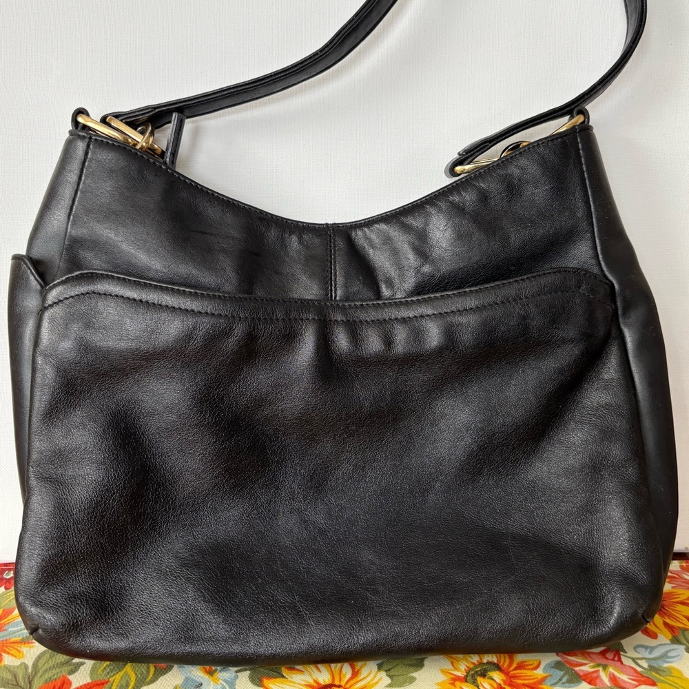 Elegant Black Leather Shoulder Bag